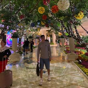 Meet your Posher, Moises